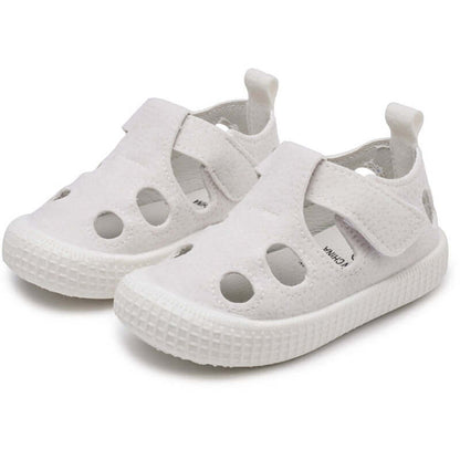 Everyday Closed Toe Sandals