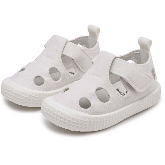 Everyday Closed Toe Sandals