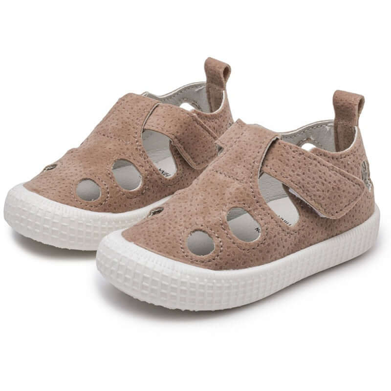 Everyday Closed Toe Sandals